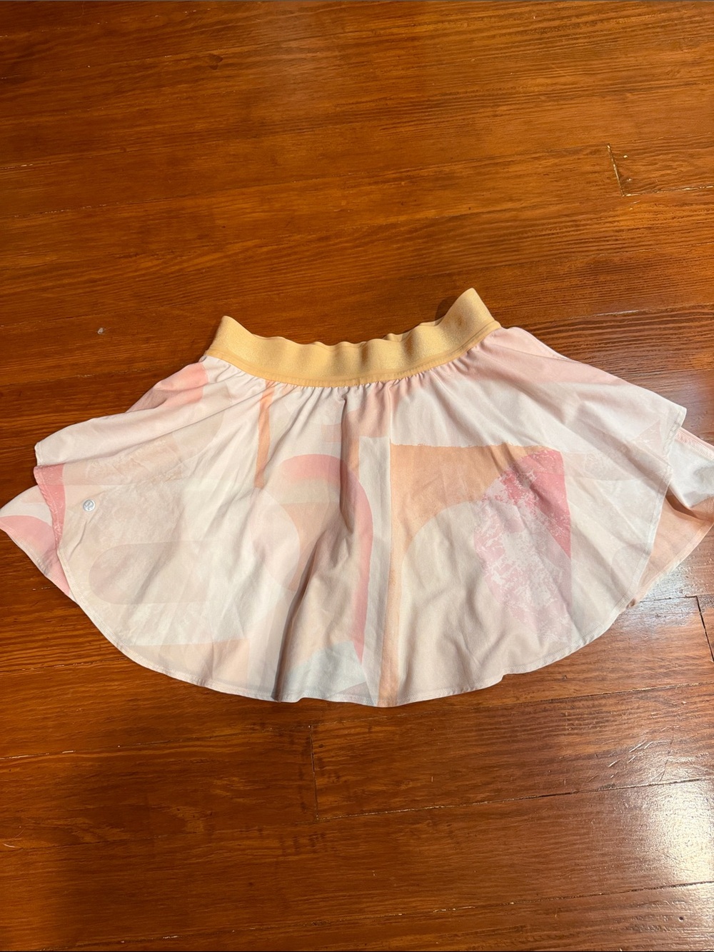 lululemon Tennis Skirt Sz. 8 Peach and Cream